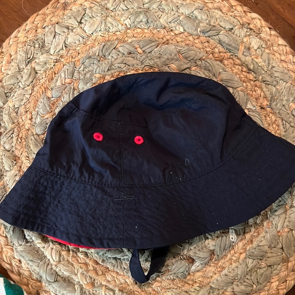 0-6M Nylon Bucket Hat - blue / red reversible